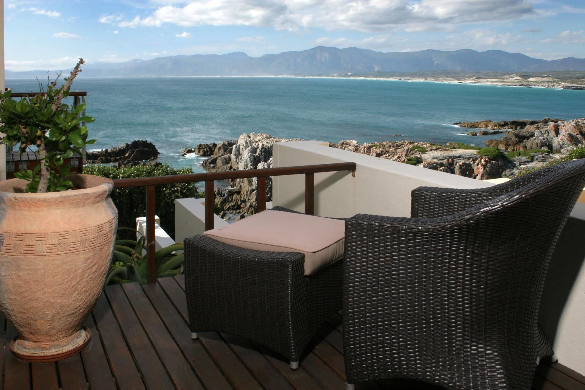 Cliff Lodge Gansbaai Eksteriør bilde